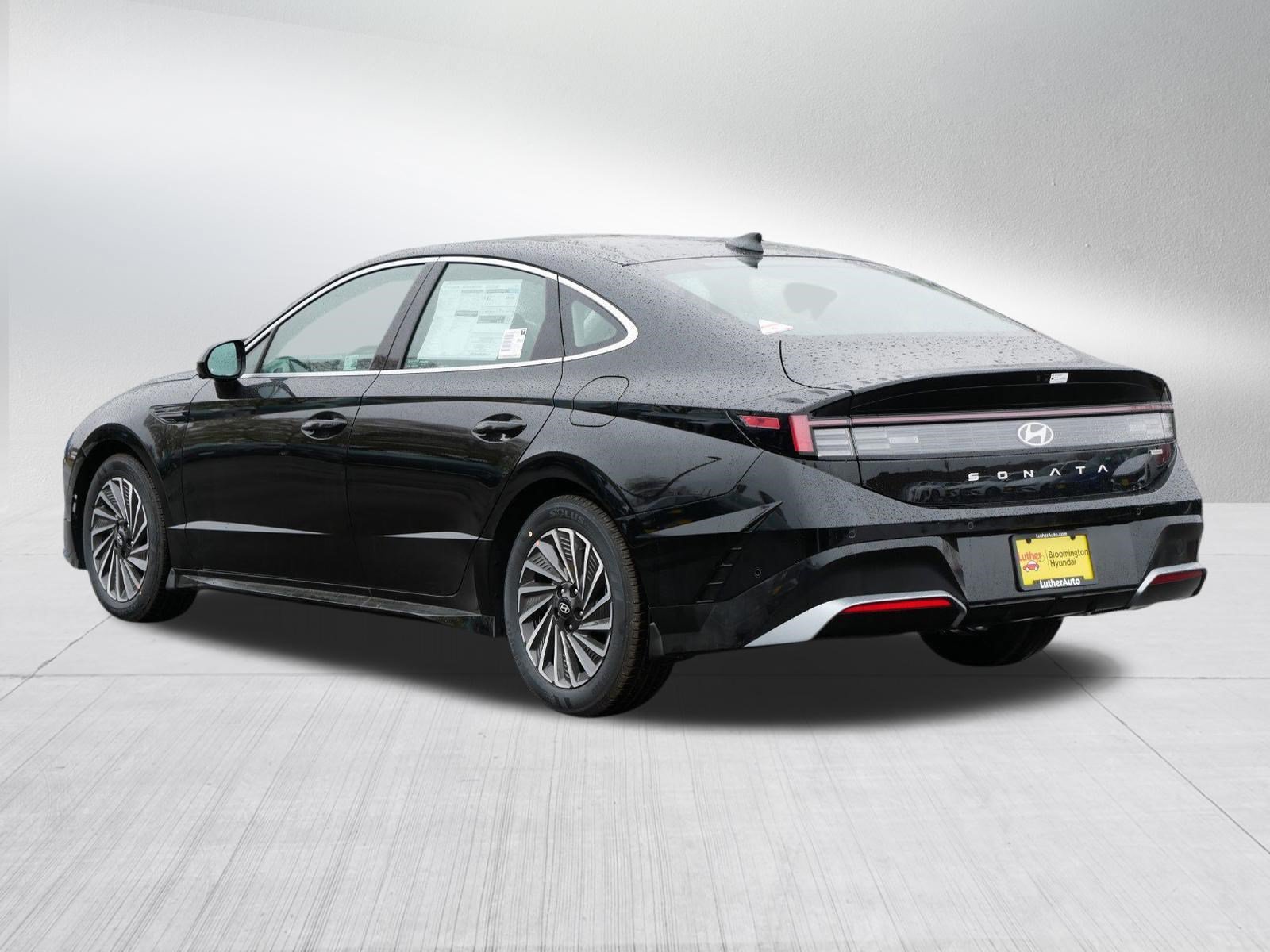New 2026 Hyundai Sonata Limited FWD image 3