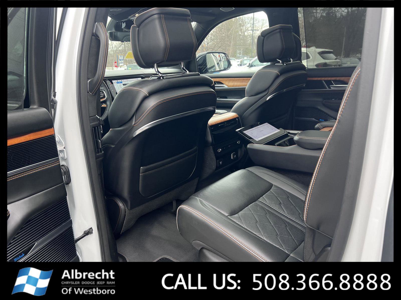 Used 2024 Jeep Grand Wagoneer L Series III image 12