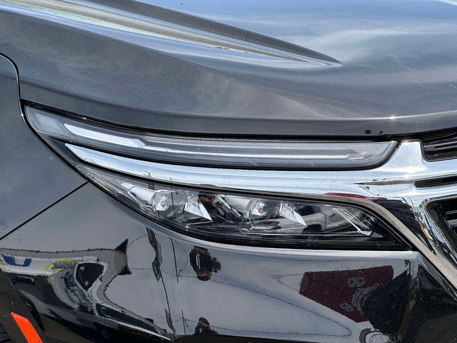 Used 2023 Chevrolet Equinox Premier FWD image 9