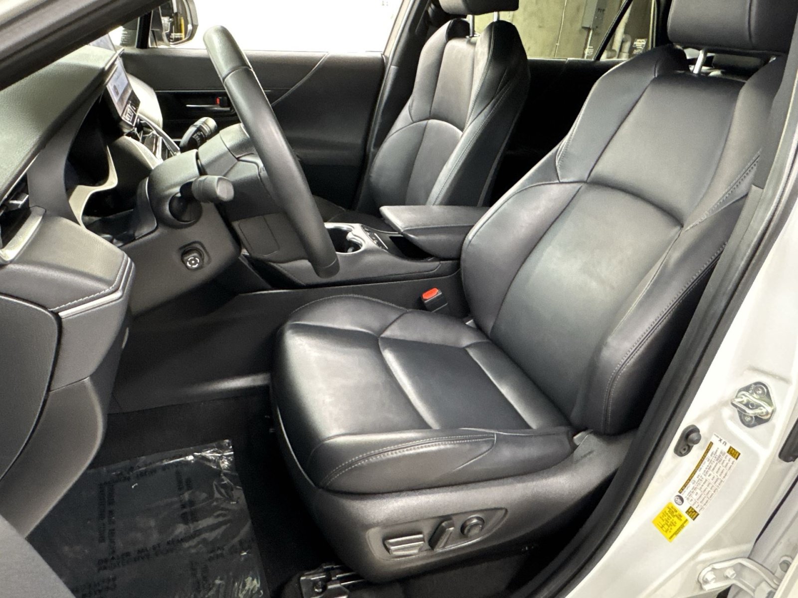 Used 2023 Toyota Venza Nightshade AWD/4WD image 14