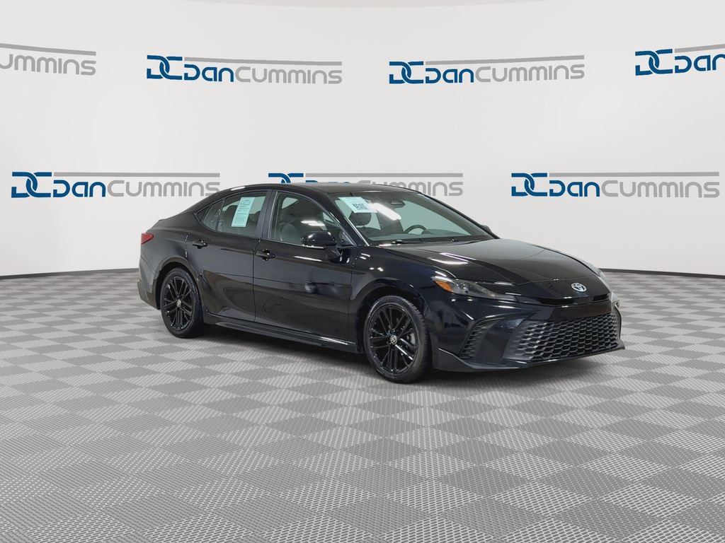 Used 2025 Toyota Camry Hybrid FWD image 2