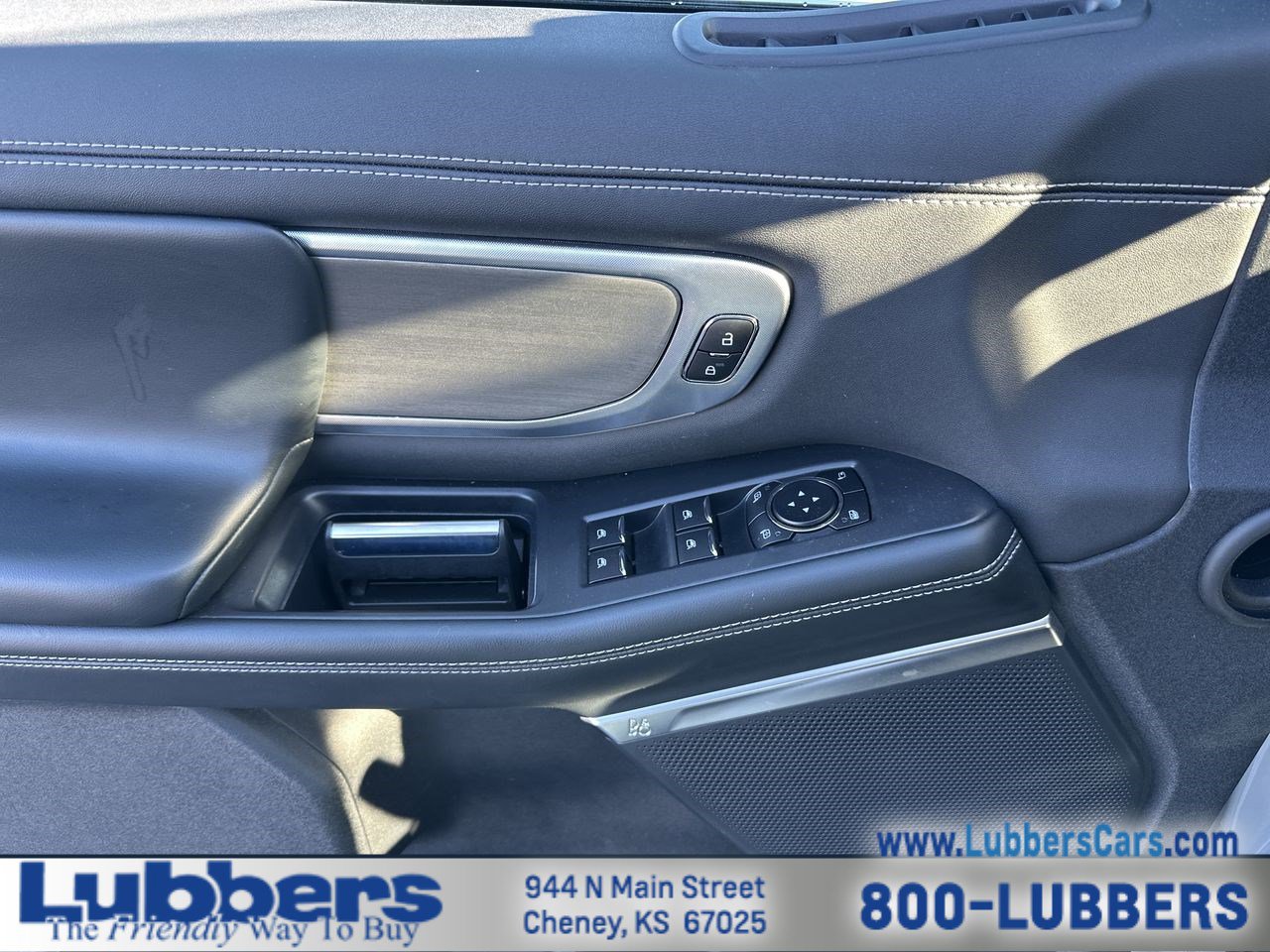 Used 2025 Ford Expedition Platinum image 13