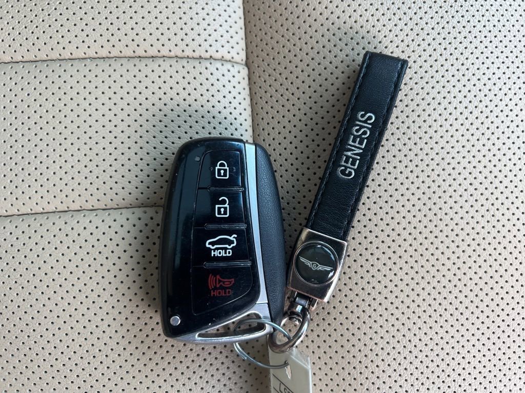 Used 2016 Hyundai Genesis 3.8 w/ Option Group 02 image 18