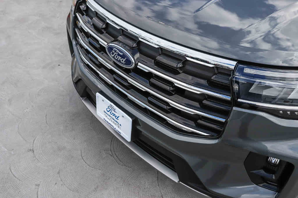 Used 2026 Ford Explorer Active w/ Active Comfort Package RWD image 8