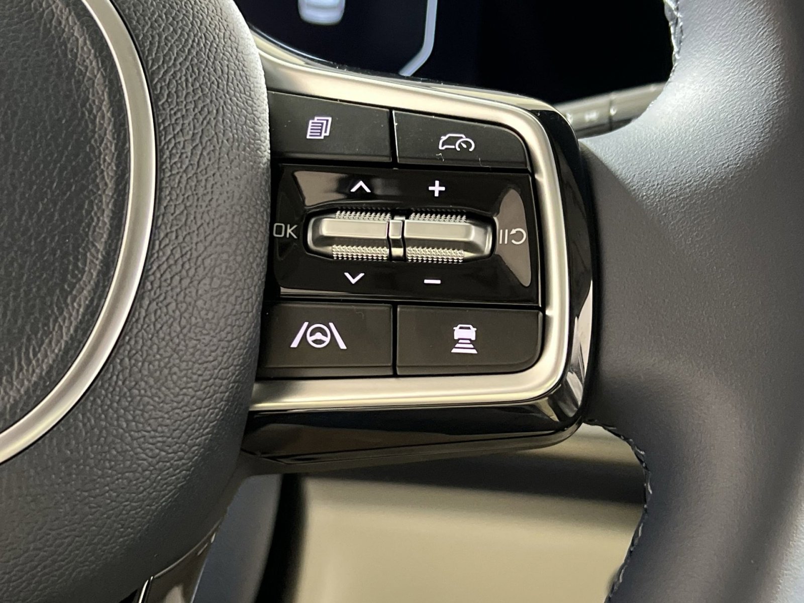 New 2026 Kia Carnival SX w/ SX Dark Edition Package image 29