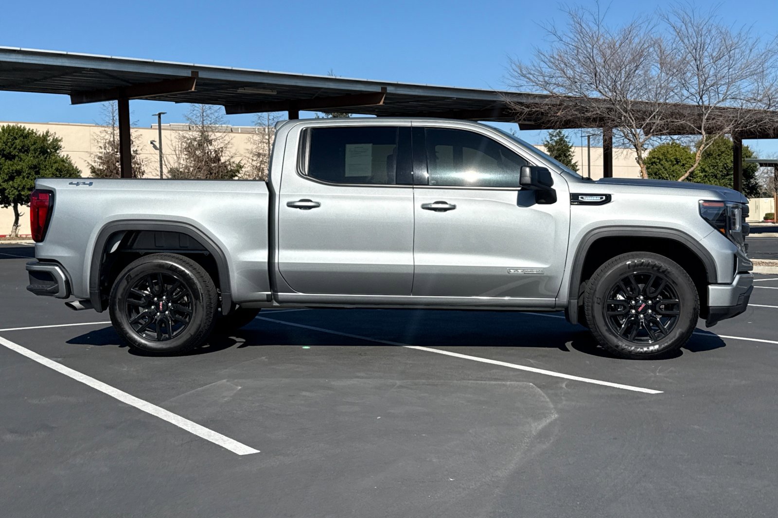 Used 2025 GMC Sierra 1500 Elevation image 3