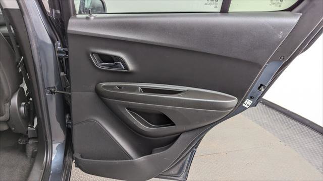Used 2021 Chevrolet Trax LT image 21