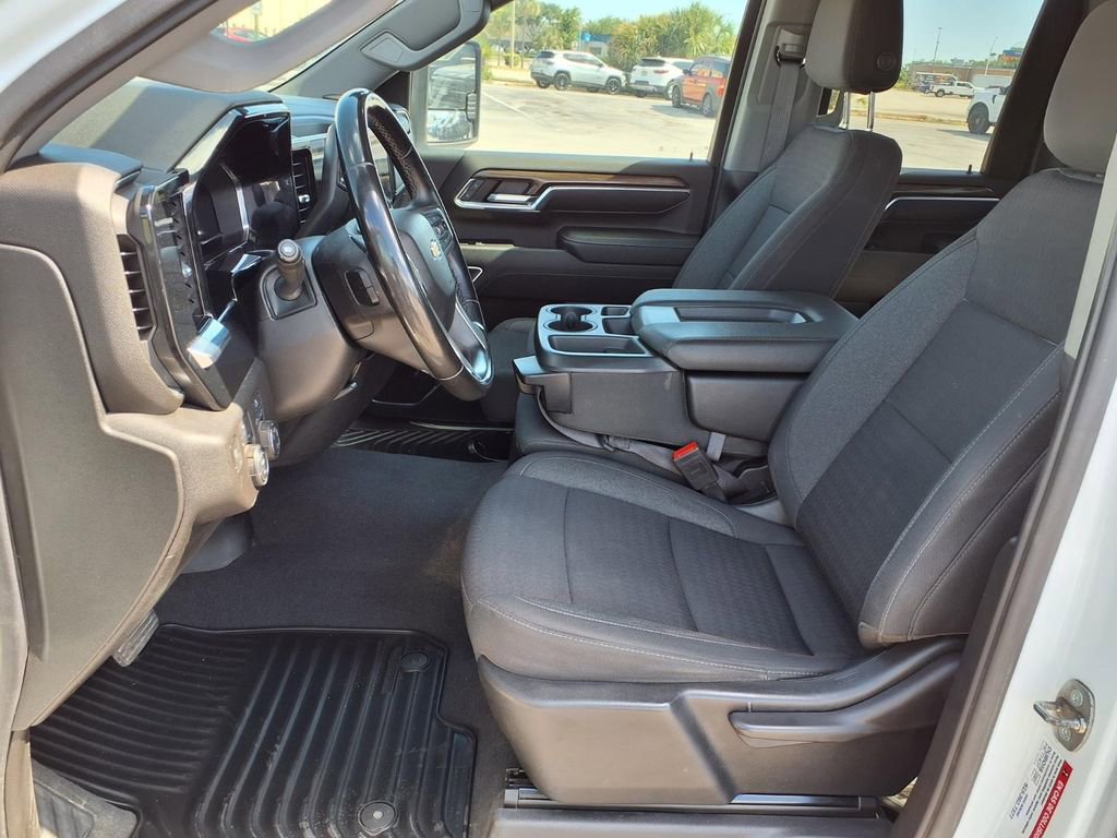 Used 2024 Chevrolet Silverado 2500 LT AWD/4WD image 23
