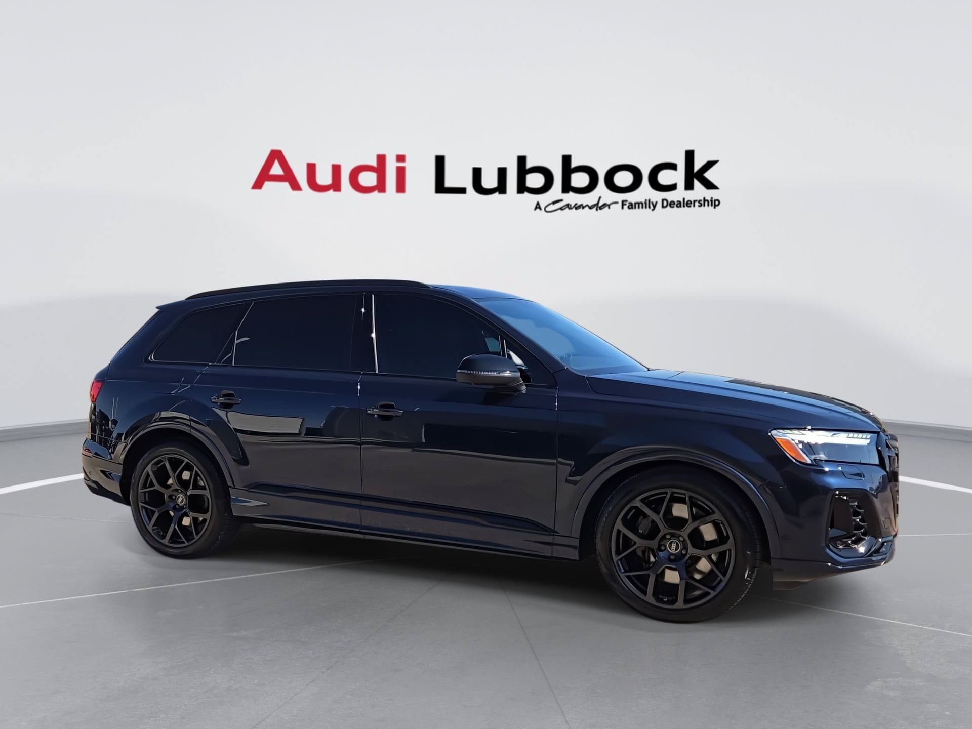 Certified 2025 Audi SQ7 Prestige AWD/4WD image 9