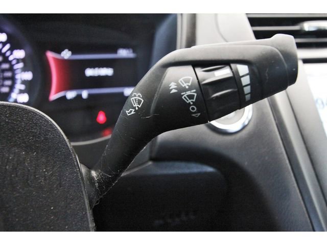 Used 2018 Ford Fusion SE w/ Equipment Group 201A FWD image 17