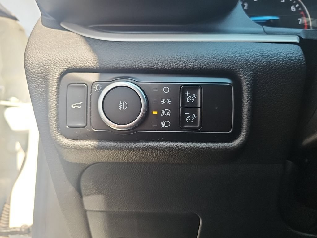 Used 2023 Ford Explorer XLT w/ Equipment Group 202A AWD/4WD image 22