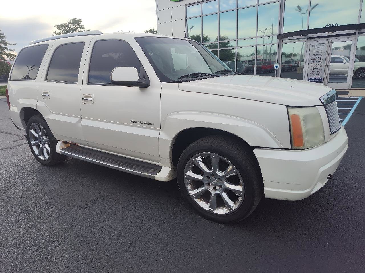 Used 2003 Cadillac Escalade AWD image 4