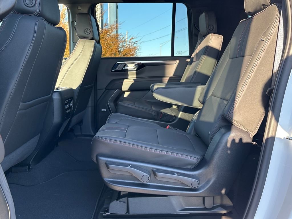 Used 2026 Chevrolet Suburban RST w/ Comfort Package image 33