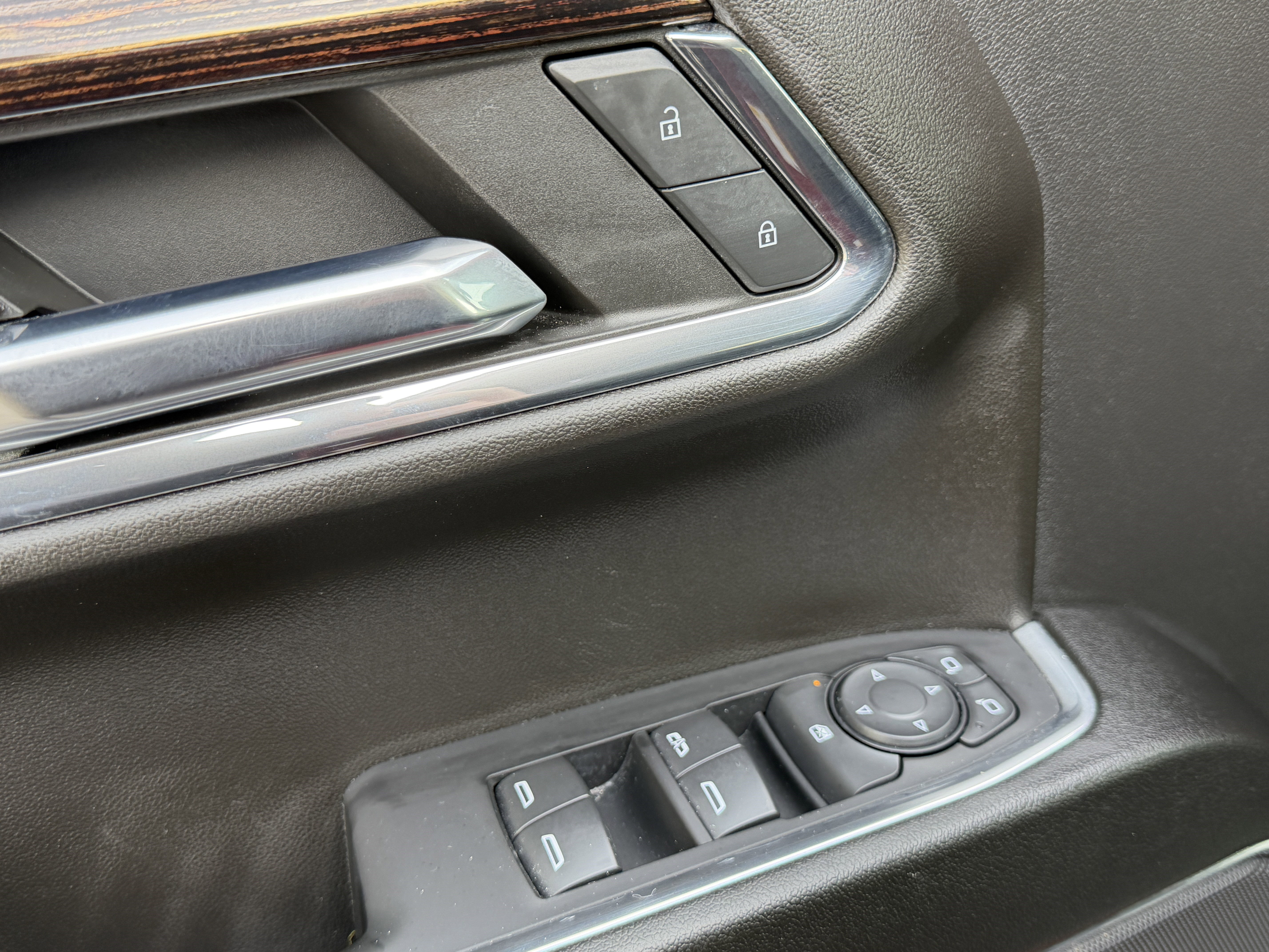 Used 2024 GMC Sierra 1500 Elevation image 14