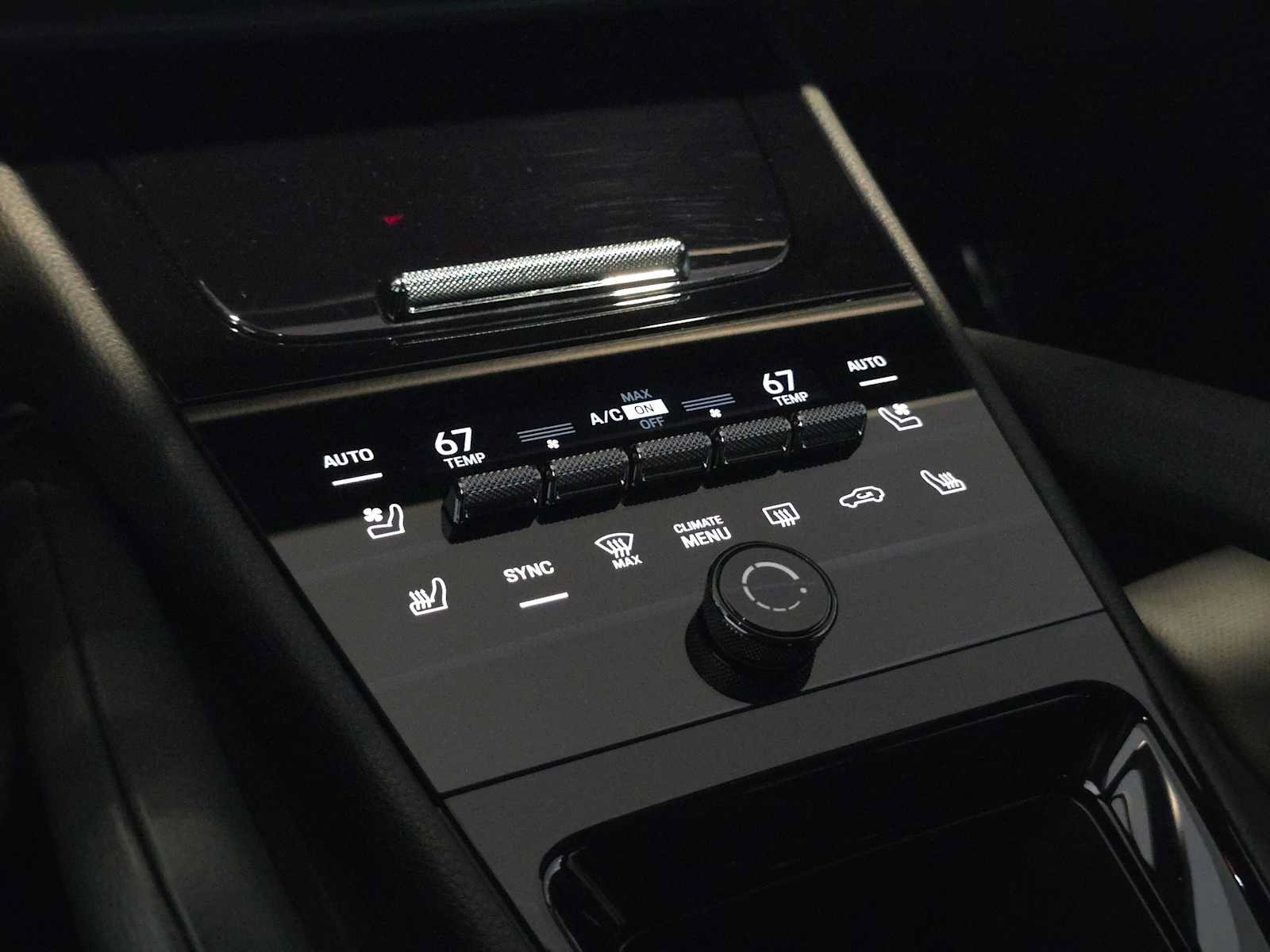 Used 2025 Porsche Cayenne AWD/4WD image 27
