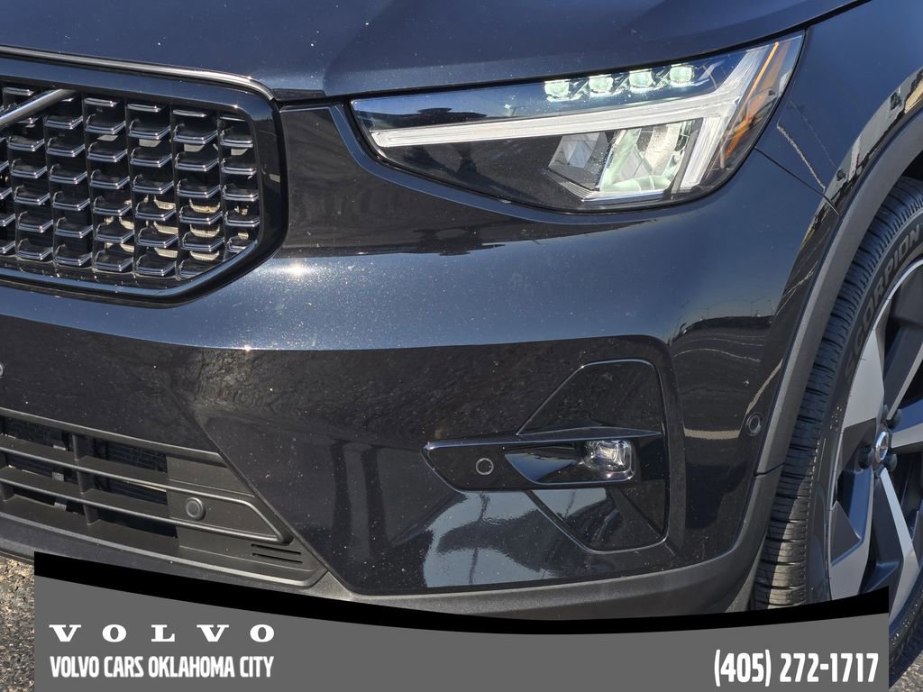 Certified 2023 Volvo XC40 B5 Plus w/ Driver Assist Package AWD/4WD image 8