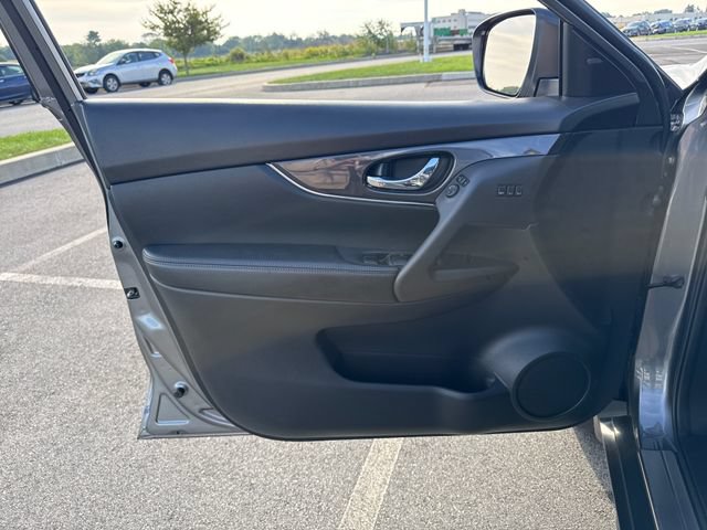 Used 2019 Nissan Rogue SV w/ Premium Package AWD/4WD image 24