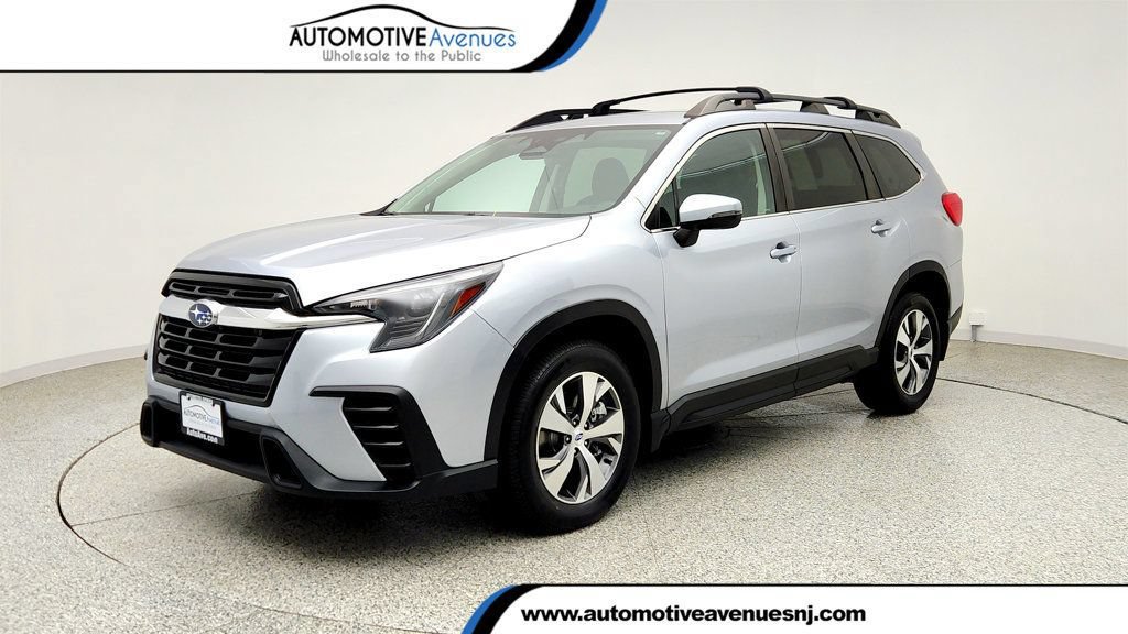 Used 2023 Subaru Ascent Premium w/ Convenience Package AWD/4WD image 1