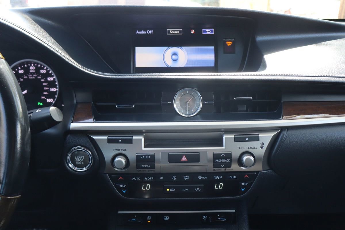 Used 2015 Lexus ES 350 w/ Luxury Package image 35