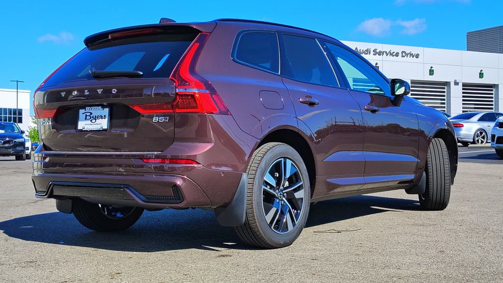 New 2026 Volvo XC60 B5 Plus w/ Climate Package image 3