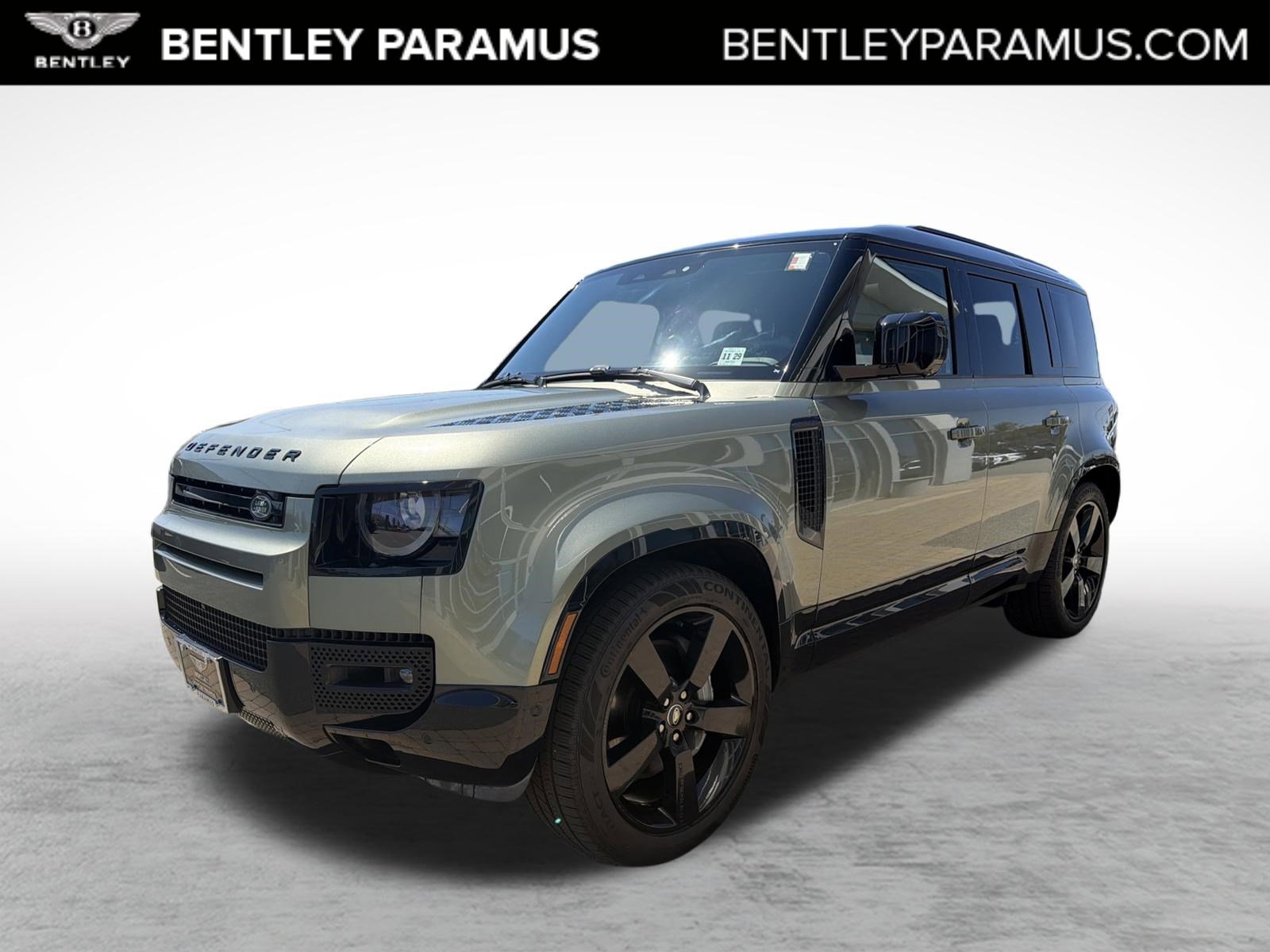 Used 2025 Land Rover Defender 110 X-Dynamic SE image 1