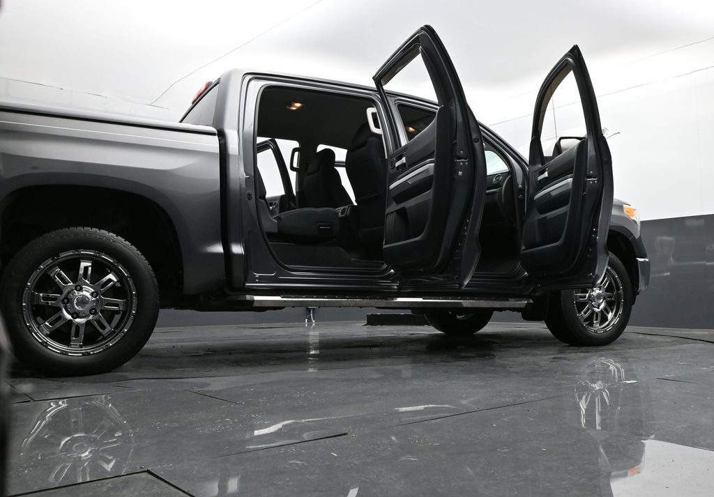 Used 2014 Toyota Tundra SR5 w/ SR5 Upgrade Package image 33