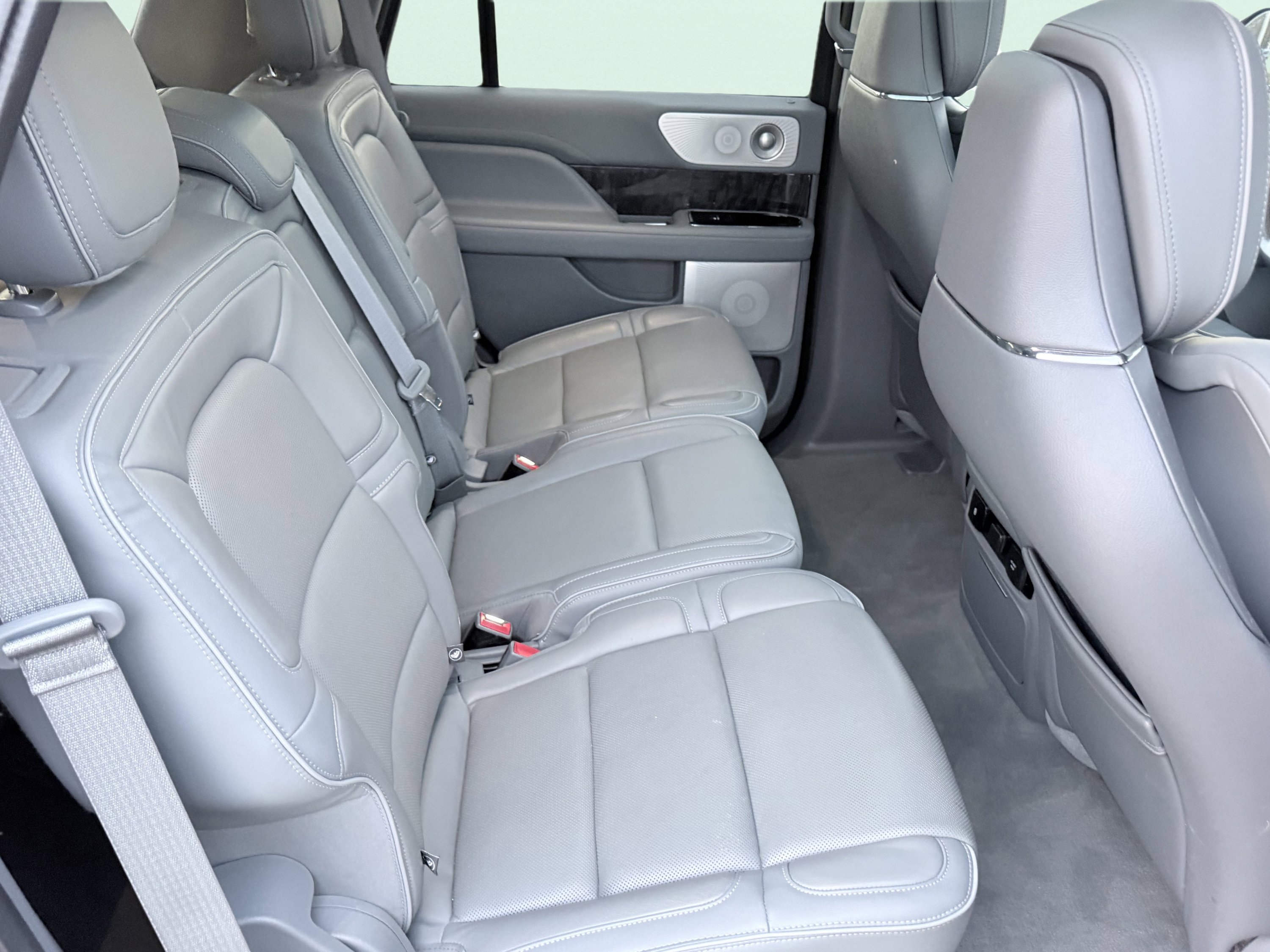 Used 2018 Lincoln Navigator Reserve w/ Technology Package image 45