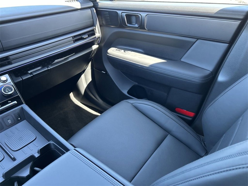 New 2025 Hyundai Santa Fe Calligraphy image 6