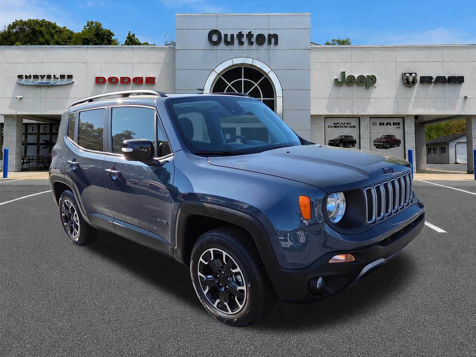 Certified 2023 Jeep Renegade Latitude AWD/4WD image 1