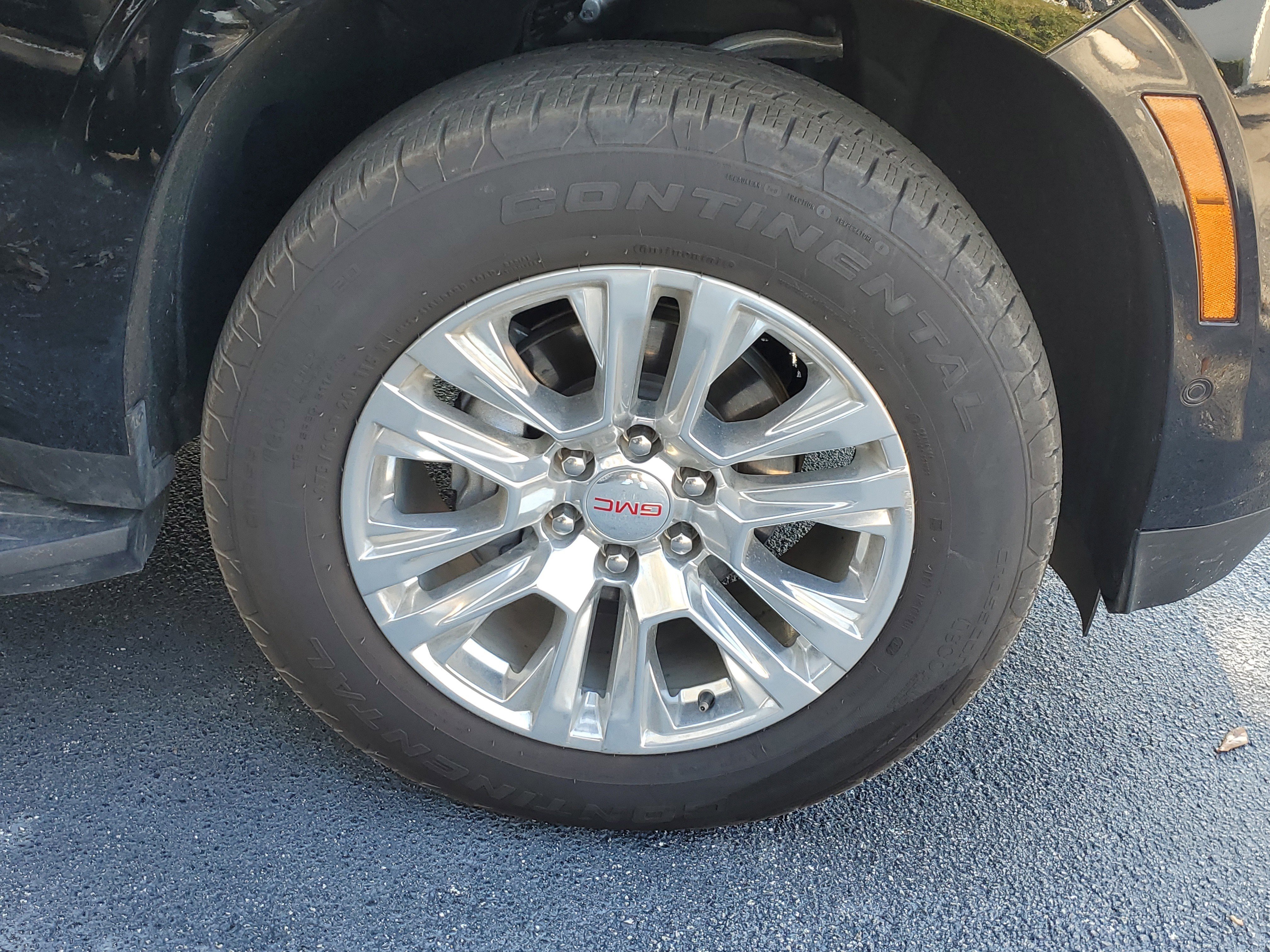 Used 2025 GMC Yukon Denali image 4