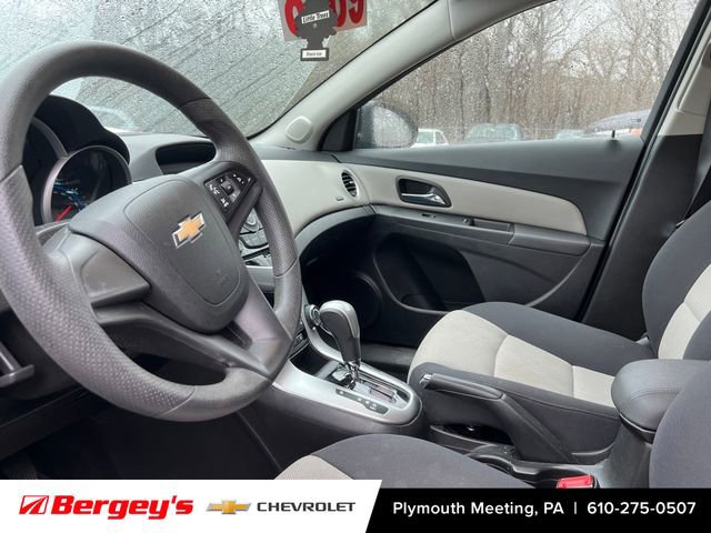 Used 2016 Chevrolet Cruze LS image 3