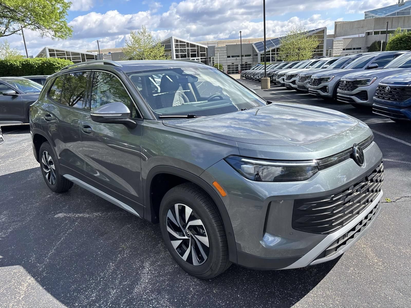 New 2026 Volkswagen Tiguan S AWD/4WD image 3