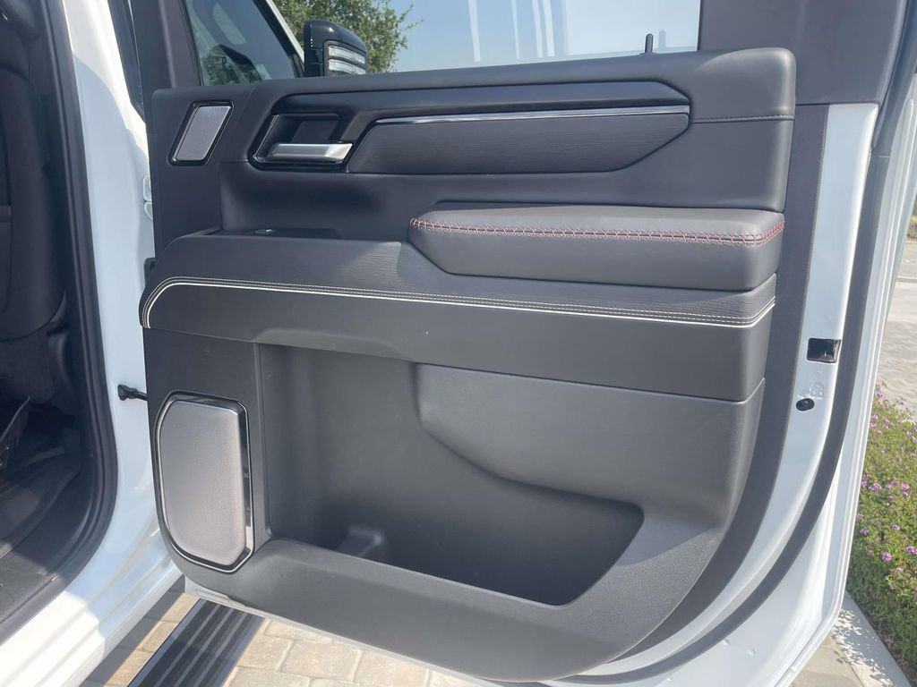 Used 2025 GMC Sierra 2500 AT4X image 21