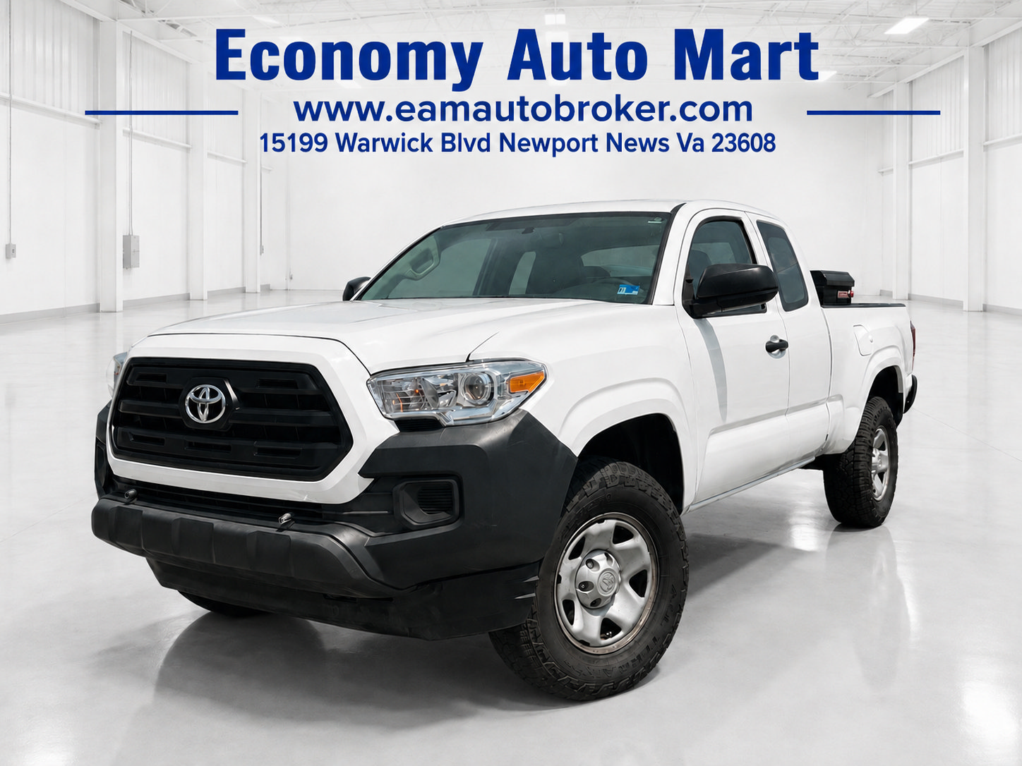 Used 2016 Toyota Tacoma SR RWD image 1
