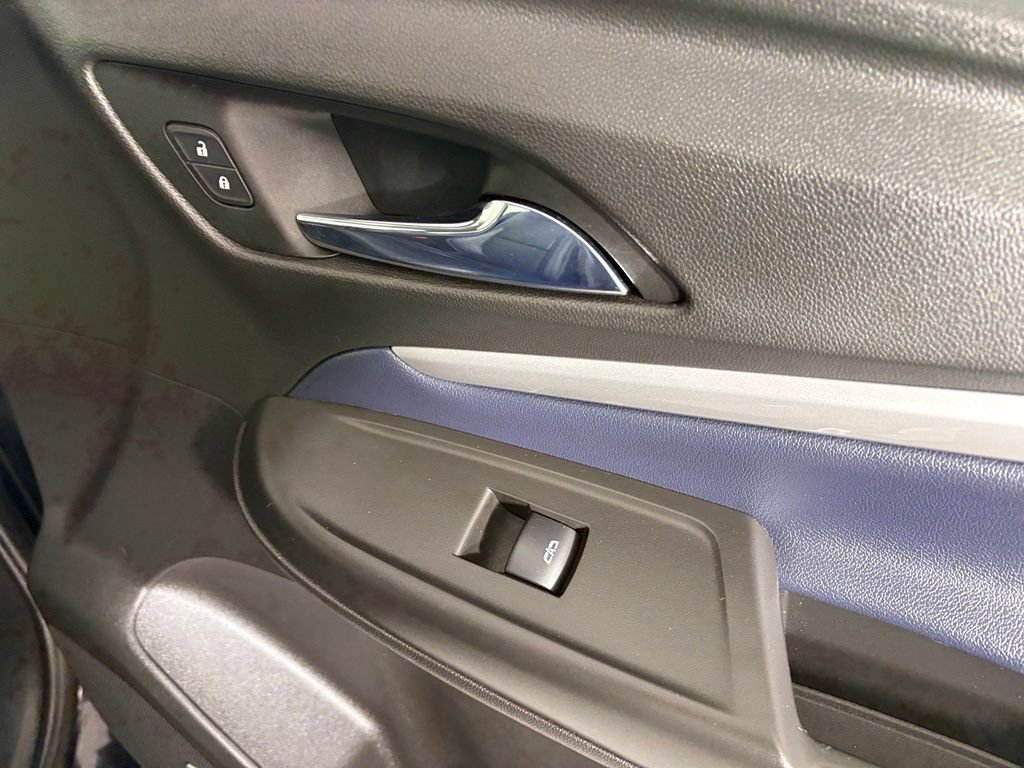 Used 2022 Chevrolet Bolt EUV Premier w/ Sun & Sound Package FWD image 16