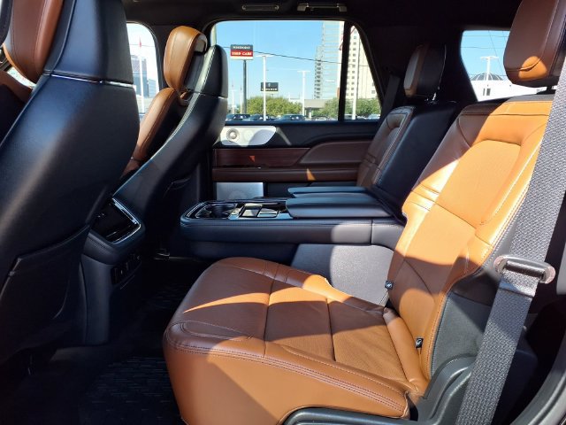 Certified 2023 Lincoln Navigator Reserve RWD image 5