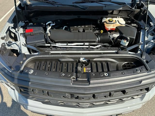 Used 2024 Chevrolet Silverado 1500 Custom w/ LPO, Dark Essentials Package AWD/4WD image 7