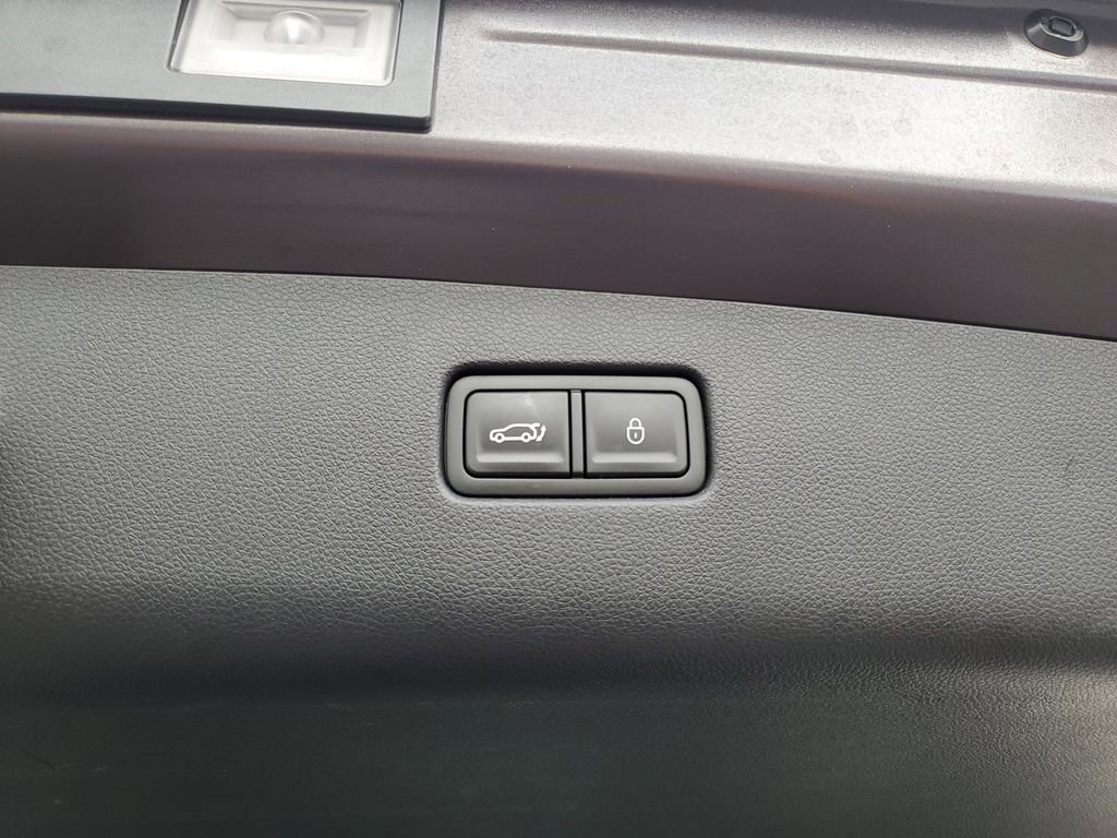 Used 2023 Genesis GV70 2.5T w/ Select Package image 10