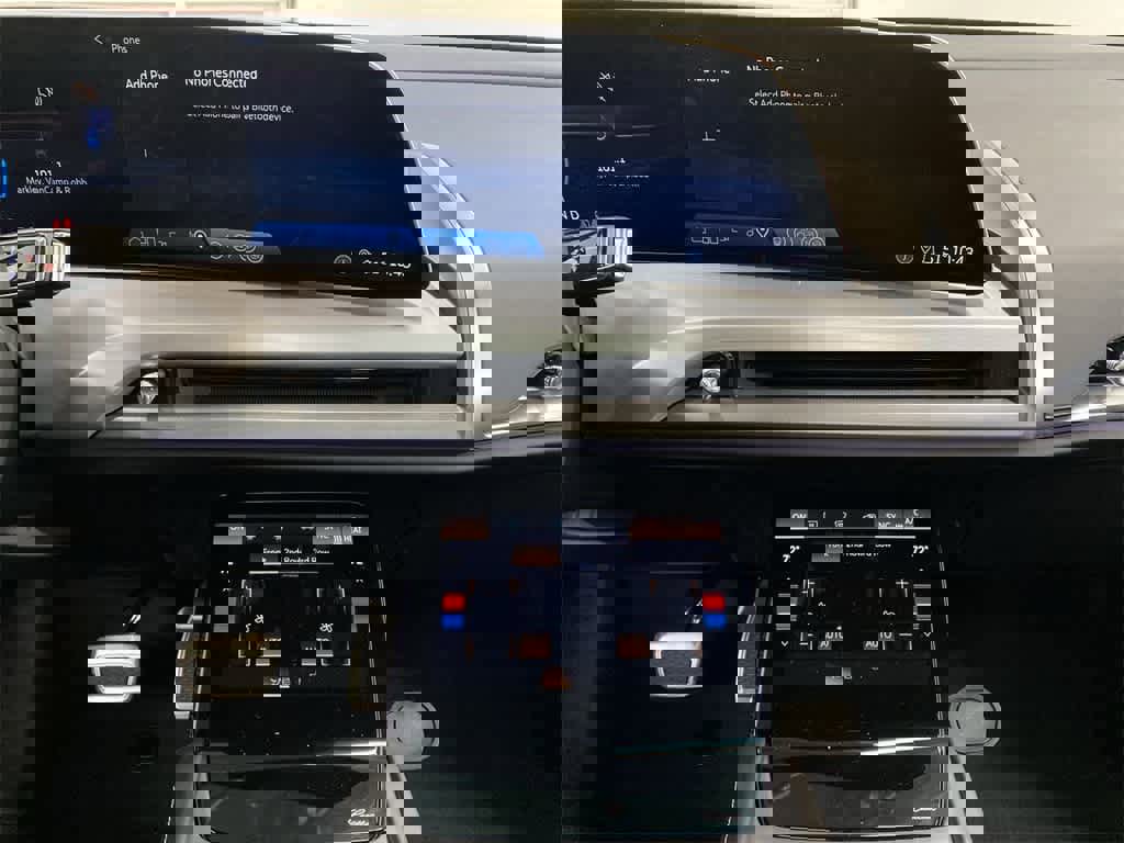 Certified 2026 Cadillac Vistiq Sport image 24