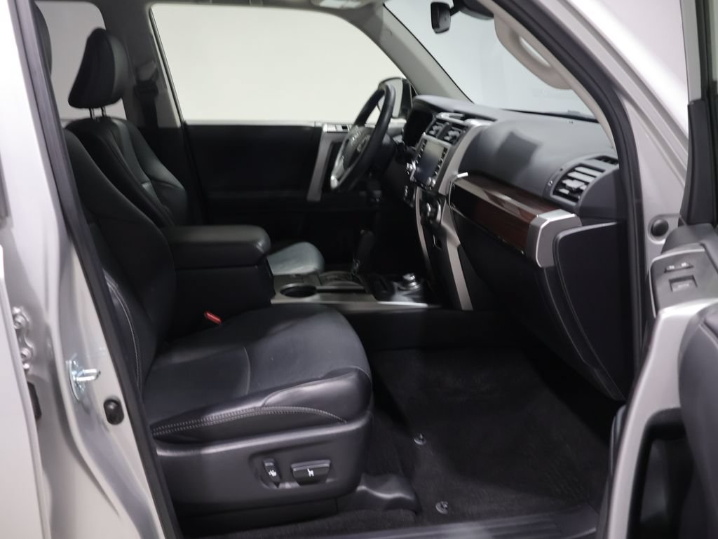 Used 2022 Toyota 4Runner Limited AWD/4WD image 22