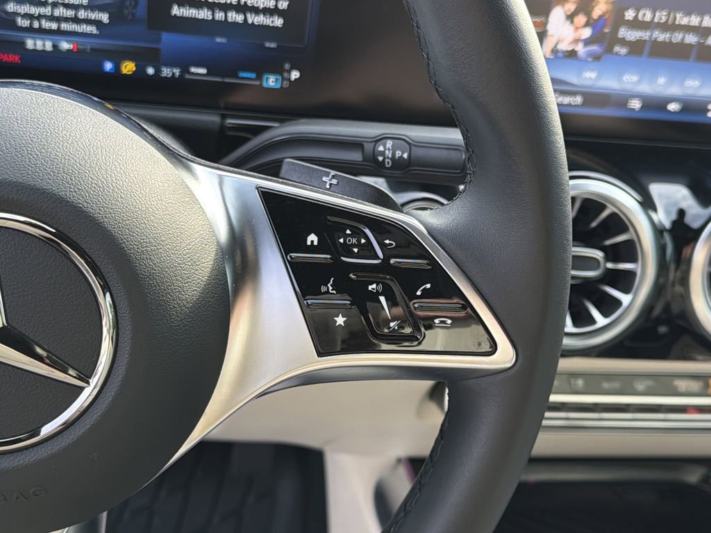 Certified 2025 Mercedes-Benz GLA 250 image 27
