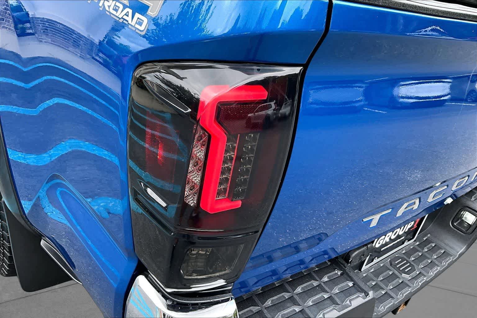 Used 2017 Toyota Tacoma TRD Off-Road w/ Tow Package AWD/4WD image 26