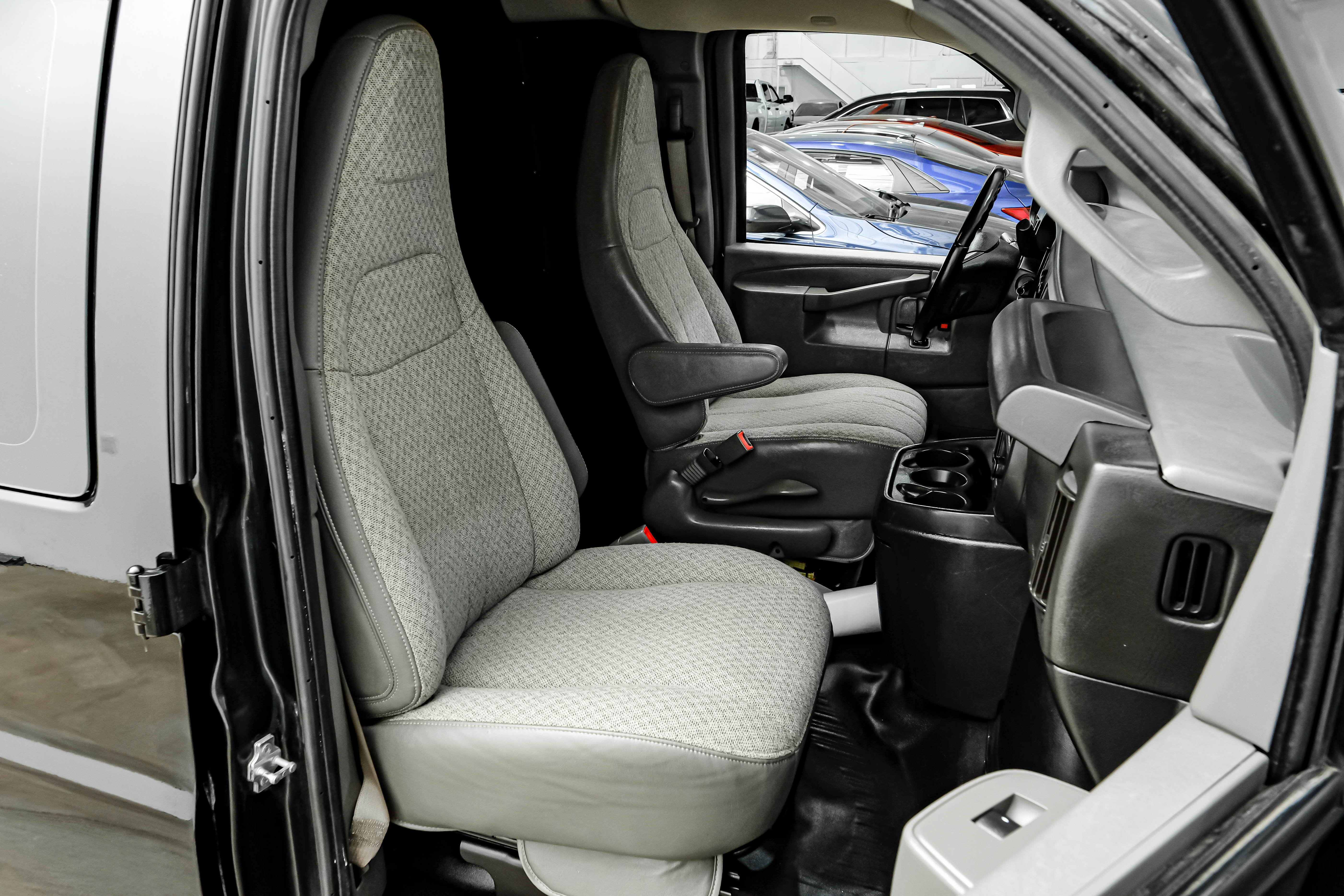 Used 2019 Chevrolet Express 2500 w/ Driver Convenience Package image 19