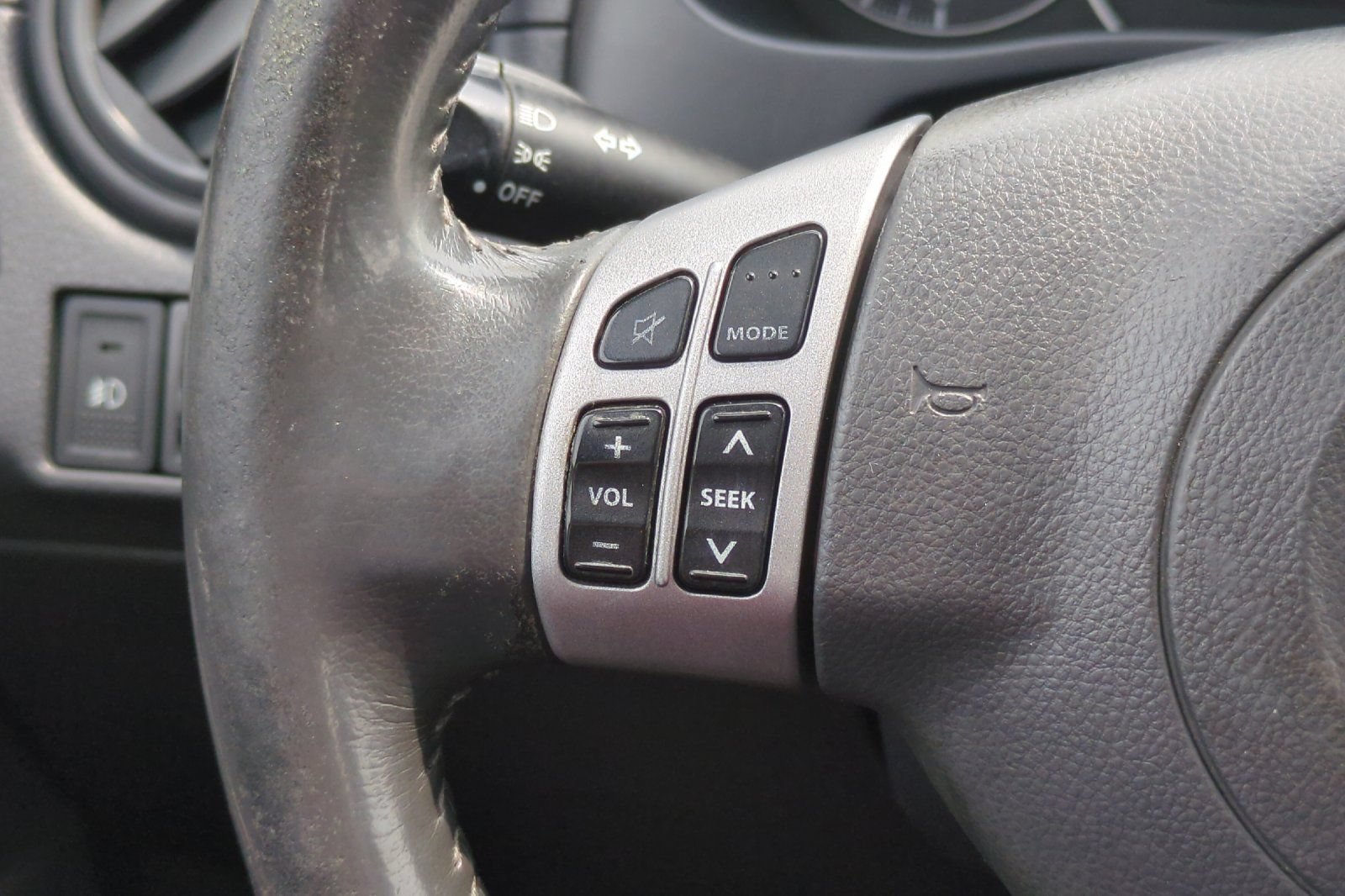 Used 2009 Suzuki SX4 AWD Hatchback w/ Touring Pkg image 32