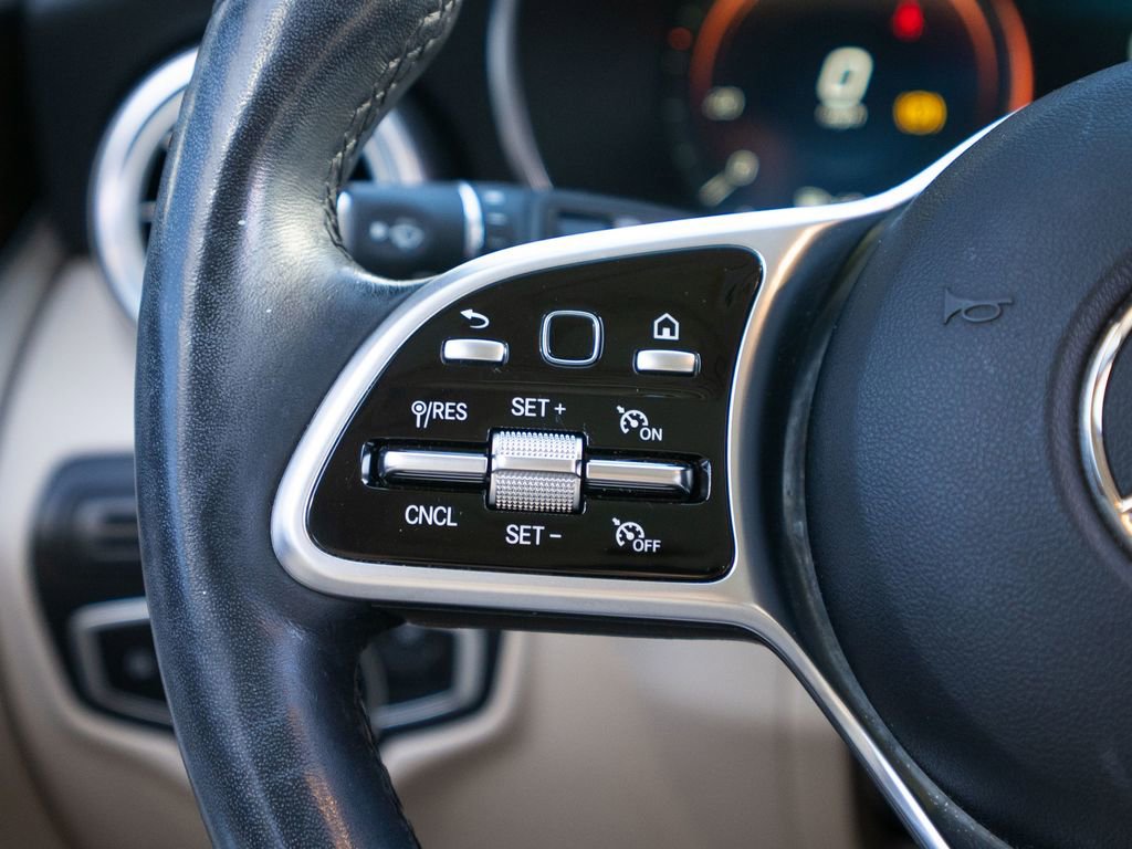 Used 2021 Mercedes-Benz GLC 300 4MATIC w/ Premium Package image 19