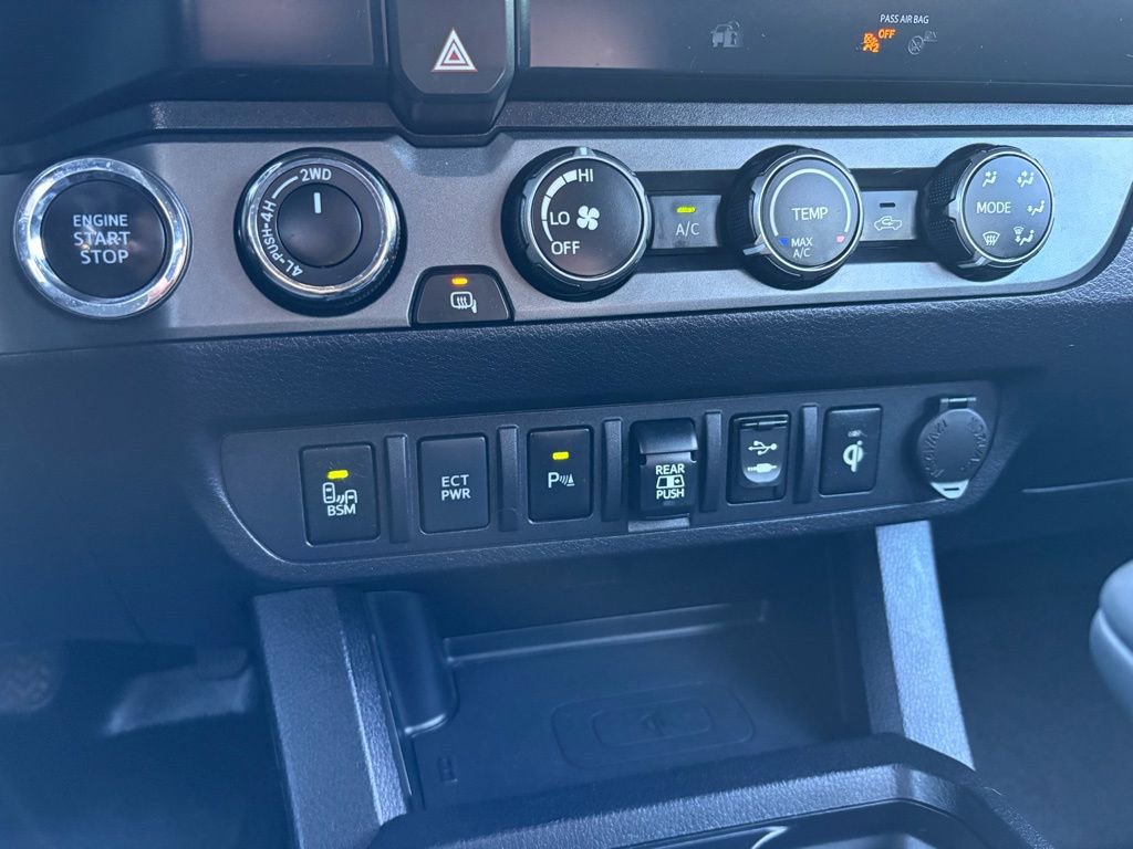 Used 2019 Toyota Tacoma TRD Off-Road w/ Technology Package image 19