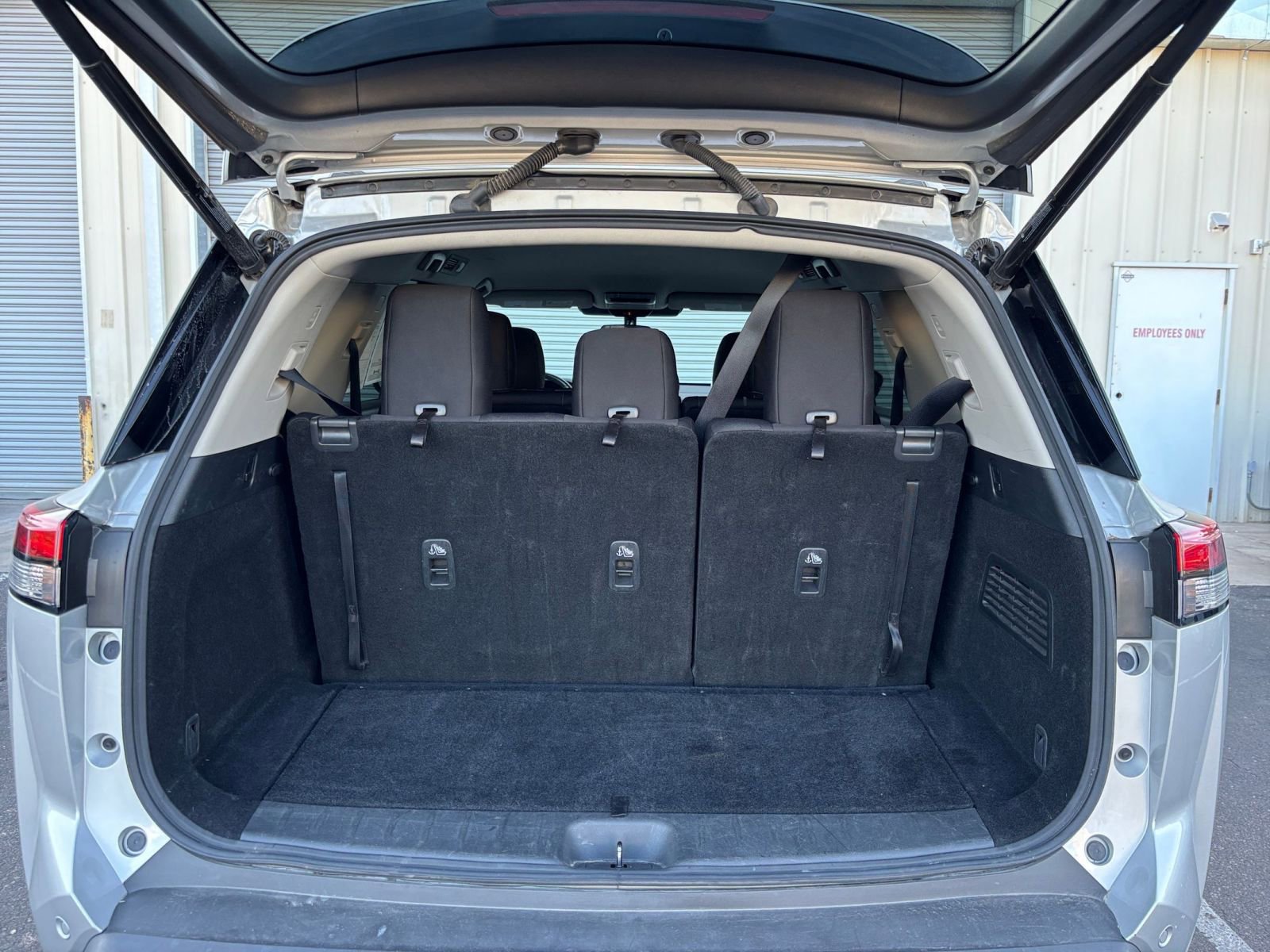 Used 2025 Nissan Pathfinder SV AWD/4WD image 34