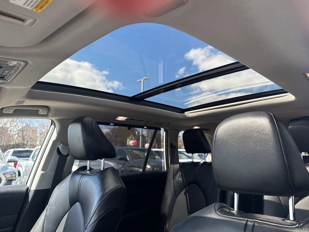 Used 2024 Toyota Grand Highlander XLE image 17