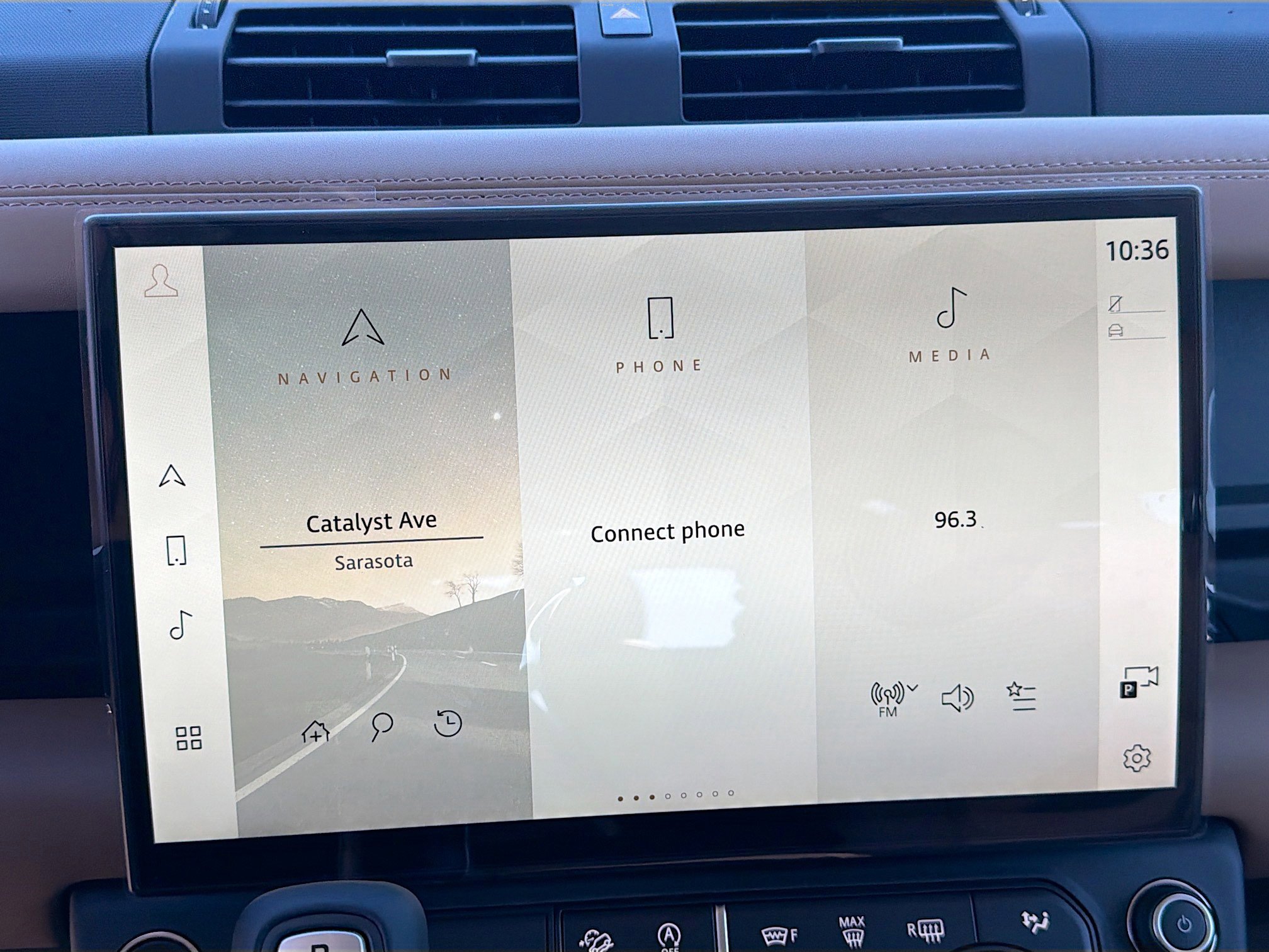 New 2026 Land Rover Defender 110 X-Dynamic SE image 30