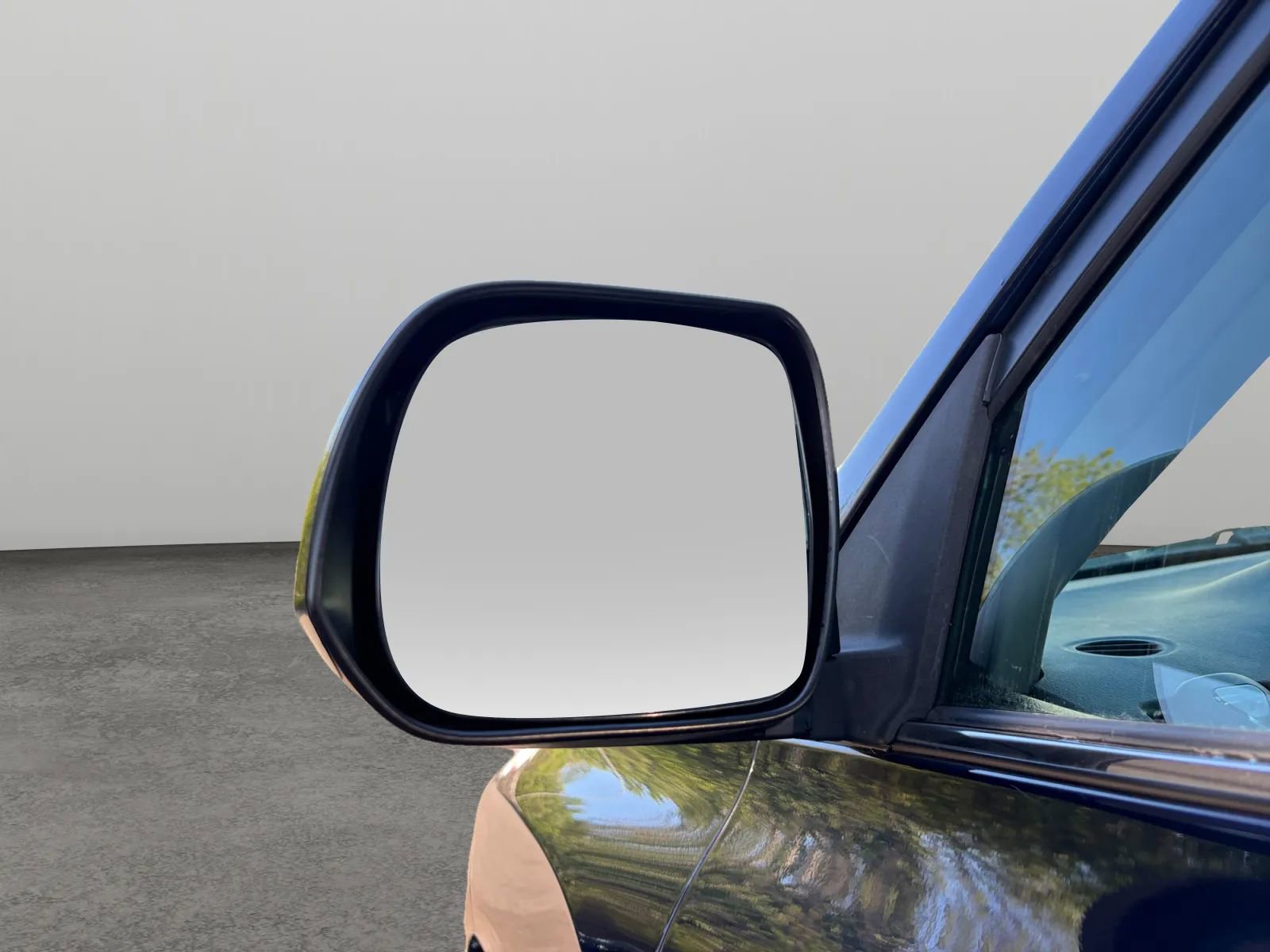 Used 2013 Toyota Highlander 4WD w/ Cold Weather Pkg image 30